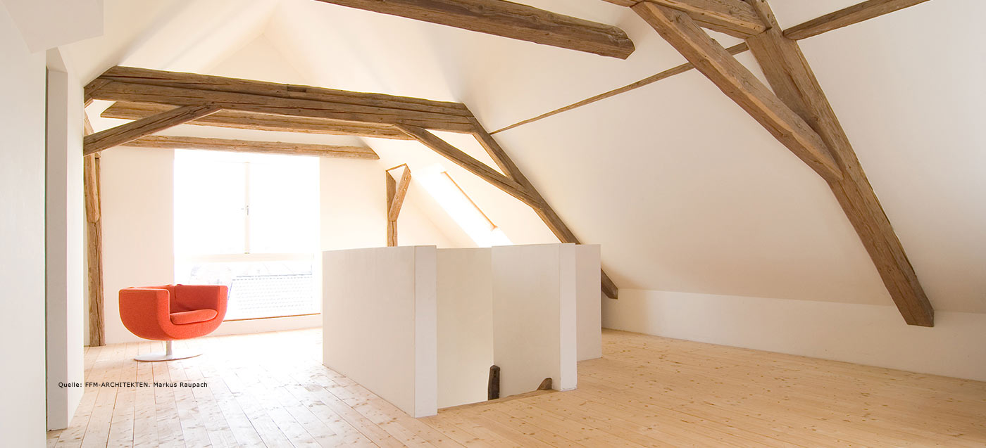 Innendämmung mit Multipor - Dachboden ist nach der Sanierung ein modernes Atelier